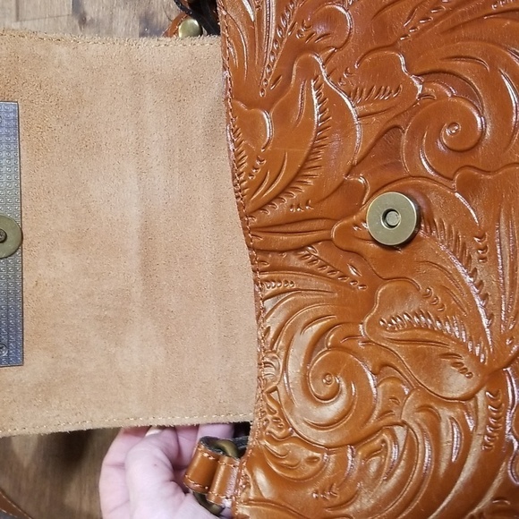 Patricia Nash Larone Tooled Leather Shoulder Bag - Picture 5 of 8